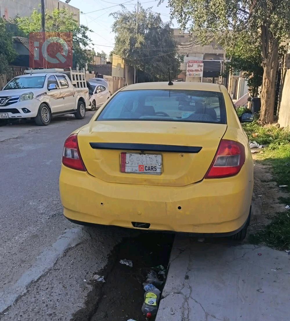 شيري E5